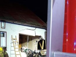 Tragiczny wypadek pod Namysłowem. Auto wjechało w dom