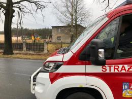 Tarnów Opolski. Kobieta wjechała w drzewo. Lądował śmigłowiec LPR