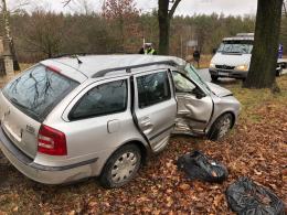 Tarnów Opolski. Kobieta wjechała w drzewo. Lądował śmigłowiec LPR