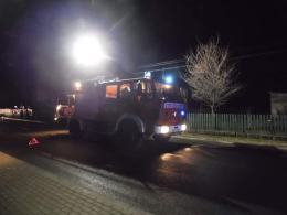 Nocna jazda zakończona na słupie. Niebezpieczne zdarzenie w gminie Strzeleczki