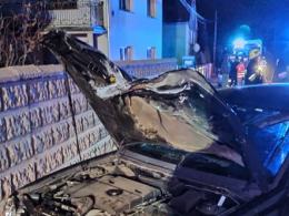 Nocna jazda zakończona na słupie. Niebezpieczne zdarzenie w gminie Strzeleczki