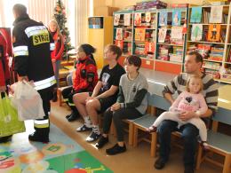 Strażacy obdarowali małych pacjentów z USK