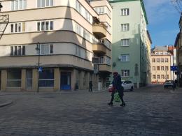 Opolanie przechodzą "na pamięć" wymuszając pierwszeństwo na pojazdach
