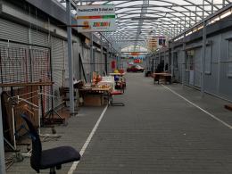 To koniec Targowiska Centrum. Kupcy zabierają ostatnie rzeczy