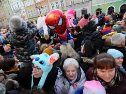 Opolanie utworzyli wielkie, żywe serce na rynku