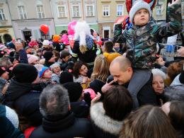 Opolanie utworzyli wielkie, żywe serce na rynku