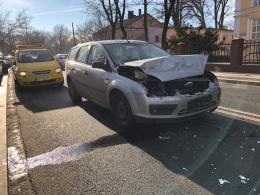 W centrum Opola zderzyły się dwa auta osobowe