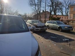 W centrum Opola zderzyły się dwa auta osobowe