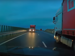 Auto dostawcze jechało pod prąd obwodnicą Nysy. Kierowcy szuka policja