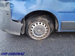 Bus wjechał w barierki na opolskim odcinku A4