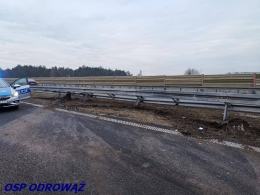 Bus wjechał w barierki na opolskim odcinku A4