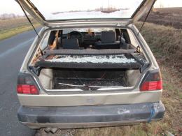 Zabrakło mu benzyny, zostawił auto przy drodze