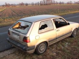 Zabrakło mu benzyny, zostawił auto przy drodze