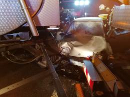Bzinica Stara. Auto wbiło się w samochód ciężarowy