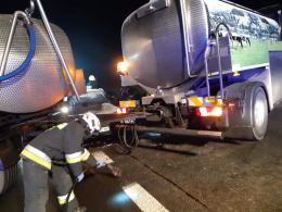 Bzinica Stara. Auto wbiło się w samochód ciężarowy