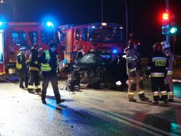 Dwie osoby poszkodowane po wypadku w Dąbrowie