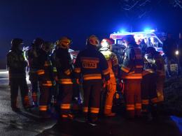 Wypadek dwóch osobówek przy zjeździe na Lewin Brzeski. Są ranni