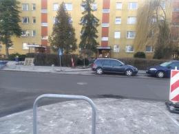 Koniec z parkowaniem na chodnikach na ulicy Szarych Szeregów w Opolu