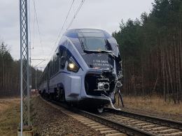 Śmiertelny wypadek na przejeździe kolejowym w Nowej Schodni. Wstrzymano ruch pociągów