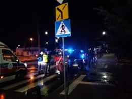 Czołowe zderzenie samochodów w Ozimku. Kierujący Toyotą zasnął za kierownicą