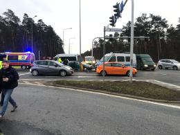 Nie działa sygnalizacja świetlna na obwodnicy miasta. Doszło do zderzenia pojazdów