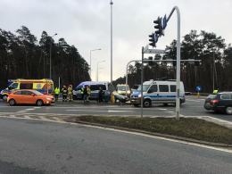 Nie działa sygnalizacja świetlna na obwodnicy miasta. Doszło do zderzenia pojazdów