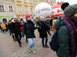 Blisko pół tysiąca maturzystów zatańczyło poloneza na rynku w Opolu