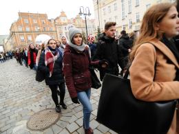 Blisko pół tysiąca maturzystów zatańczyło poloneza na rynku w Opolu