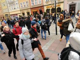 Blisko pół tysiąca maturzystów zatańczyło poloneza na rynku w Opolu