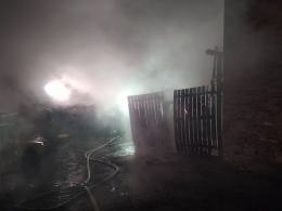 7 zastępów straży walczyło z pożarem budynku gospodarczego