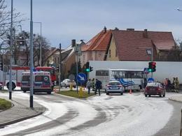 Ciężarówka zderzyła się z autobusem w Brzegu. 4 osoby ranne