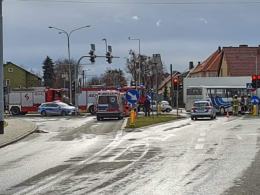 Ciężarówka zderzyła się z autobusem w Brzegu. 4 osoby ranne