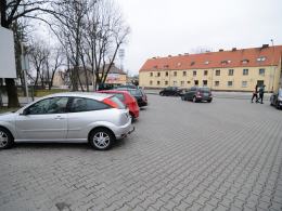 Przed wjazdem do Stegu Arena nigdy nie było parkingu. Opolanie parkują jak chcą
