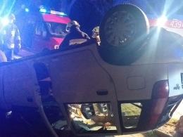 Byczyna: Kobieta jechała za szybko. Auto dachowało