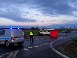 Śmiertelny wypadek na drodze w Bierzowie. Nie żyje 68-letni mężczyzna