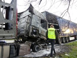 Na obwodnicy Lubrzy spłonęły samochody ciężarowe. Policja szuka sprawców