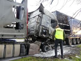 Na obwodnicy Lubrzy spłonęły samochody ciężarowe. Policja szuka sprawców