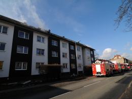 Pożar budynku przy Walecki w Opolu. Na miejscu 7 zastępów straży