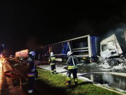 Na obwodnicy Lubrzy spłonęły samochody ciężarowe. Policja szuka sprawców