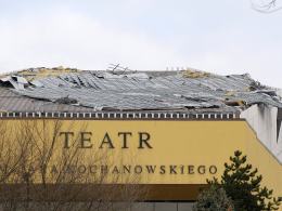 Porywisty wiatr uszkodził dach Teatru im. Jana Kochanowskiego w Opolu