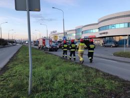 Zderzenie osobówek na Horoszkiewicza w Opolu. Ranna kobieta w szpitalu