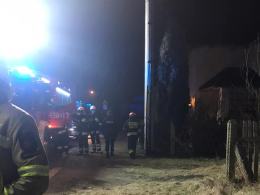 Szóstka dzieci uwięziona w płonącym budynku w Żędowicach. Zatrzymano podpalacza
