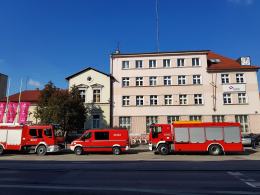 Listonosz przyniósł podejrzaną przesyłkę. Wezwano grupę chemiczną
