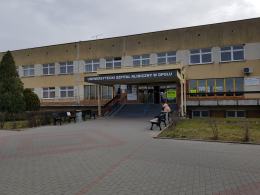 Koronawirus. Uniwersytecki Szpital Kliniczny w Opolu wprowadza całkowity zakaz odwiedzin!