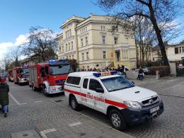 Ewakuacja opolskiego "plastyczniaka". Wyczuwalna woń siarki była powodem zaalarmowania straży