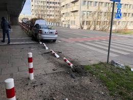 Nieuwaga kierowcy przyczyną porannej kolizji na rondzie w Opolu