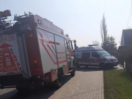 Dramatyczna akcja ratownicza w Wierzbiu. Glebogryzarka wciągnęła nogi mężczyźnie