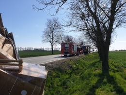 Auto dostawcze dachowało na DK 11. Kierowca był pijany