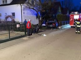 Pijana 29-latka potrąciła mężczyznę a potem wjechała w posesję na osiedlu Chabrów