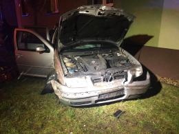 Wypadek w Zawadzkiem. Auto potrąciło mężczyznę i psa na pasach